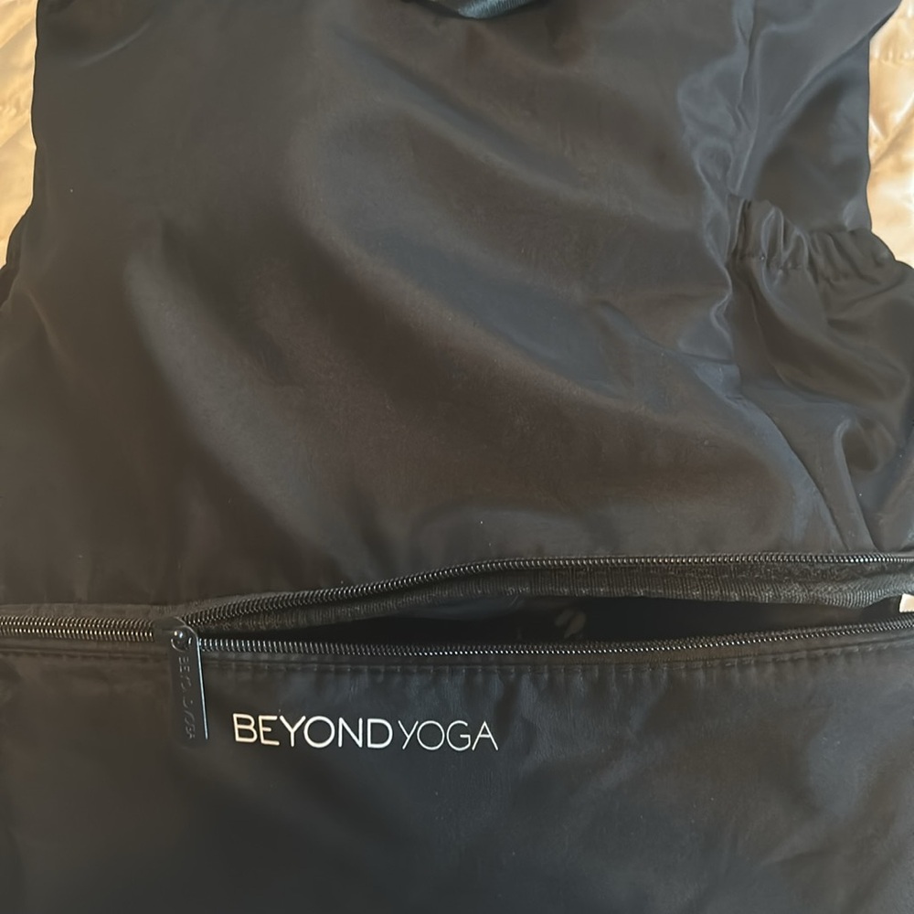 Beyond yoga bag/backpack. - Picture 9 of 10